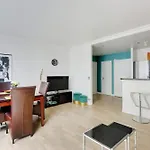 Bibliotheque Francois Mitterand - Beautiful Bright Apartment